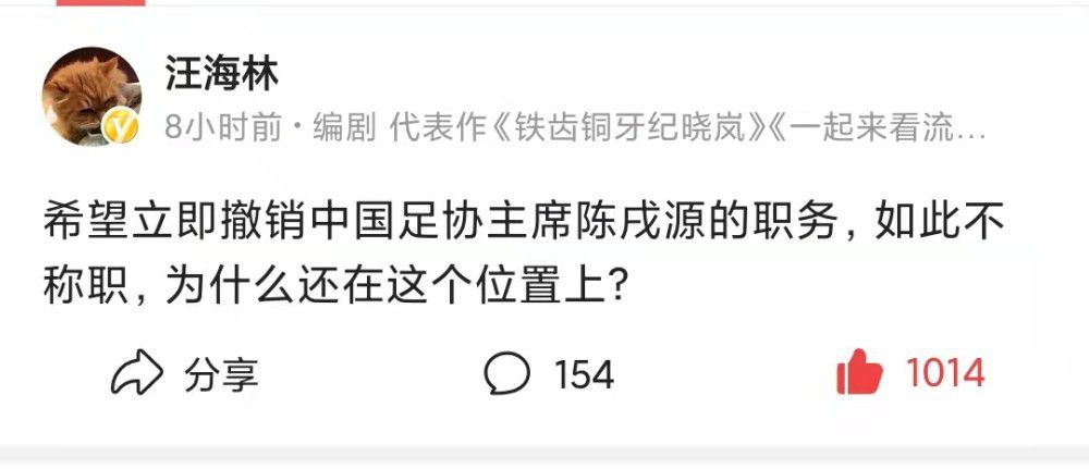 在天坠之战后，钢铁城成为了名副其实的;混沌之城，废土气息与科幻感相融合，生活在这里的人们也在末日焦虑与世界秩序中艰难地维持着平衡